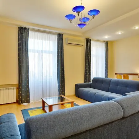 Aparton Nezavisimosti Prospekt 52/2 Apartment *